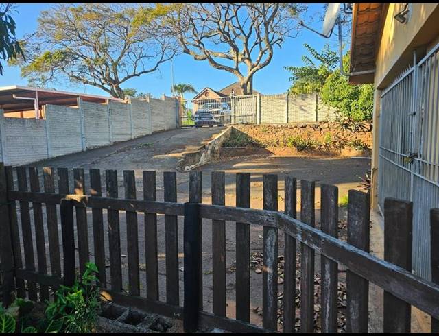 4 BEDROOM HOUSE FOR SALE IN SEA VIEW